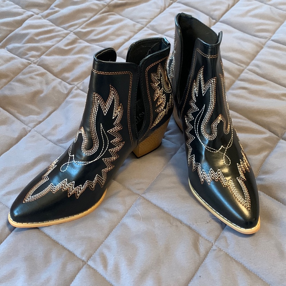 Women’s western ankle boots